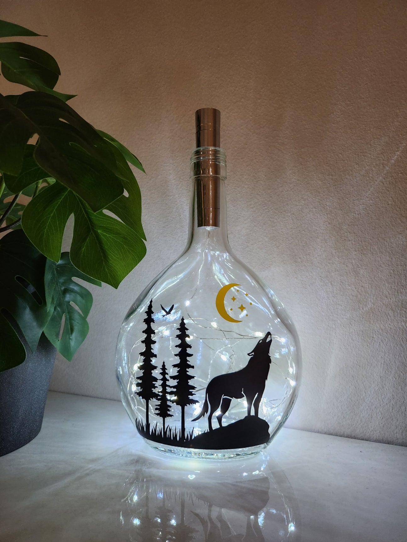 Wolf Howling at the Moon Glass Light Up Bottle / Night Lamp